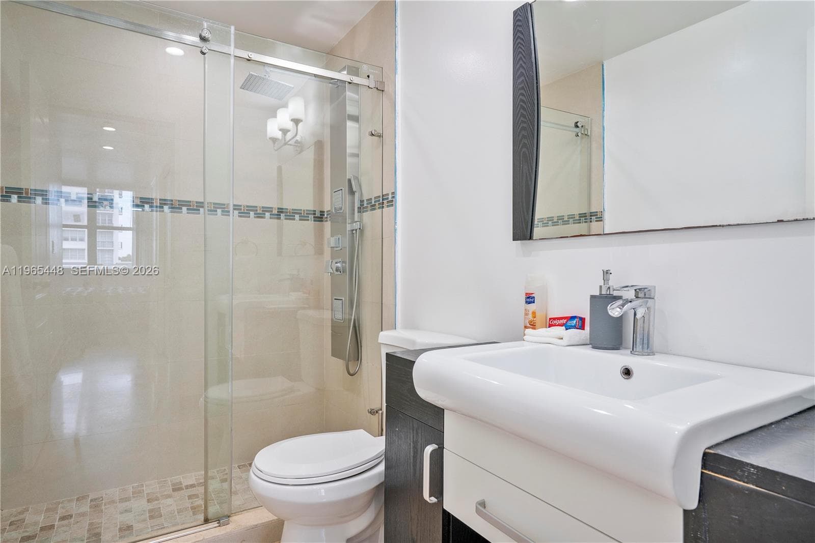 5601 Collins Ave # 423, Miami Beach FL 33140 — 5