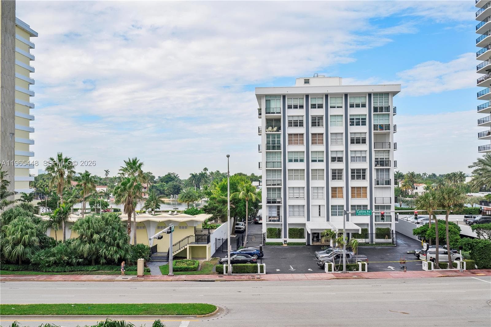 5601 Collins Ave # 423, Miami Beach FL 33140 — 25