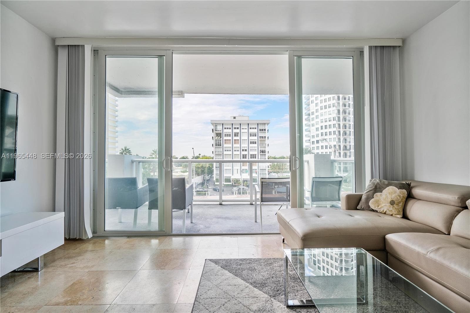 5601 Collins Ave # 423, Miami Beach FL 33140 — 21