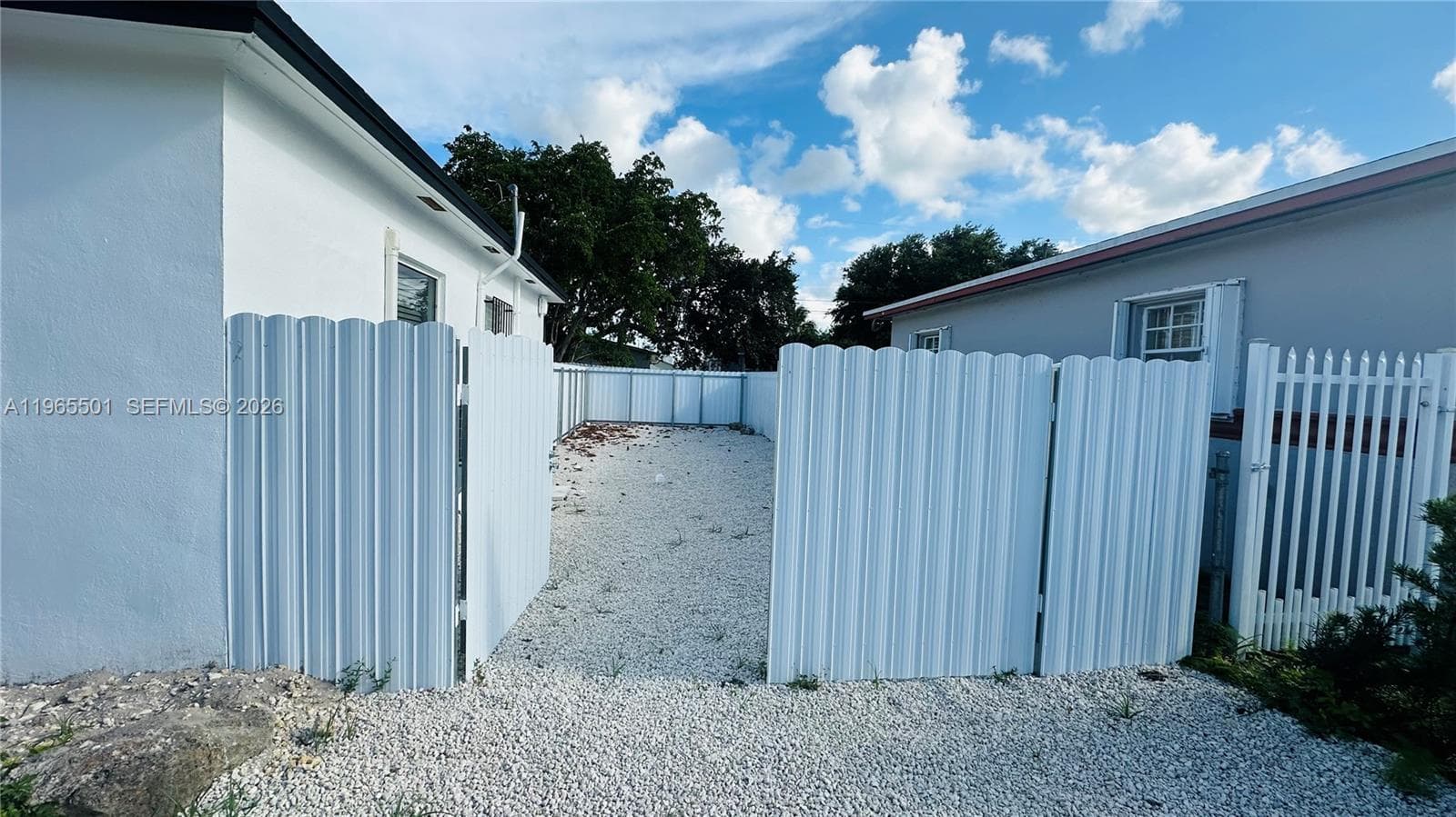 1100 NW 75th St, Miami FL 33150 — 23