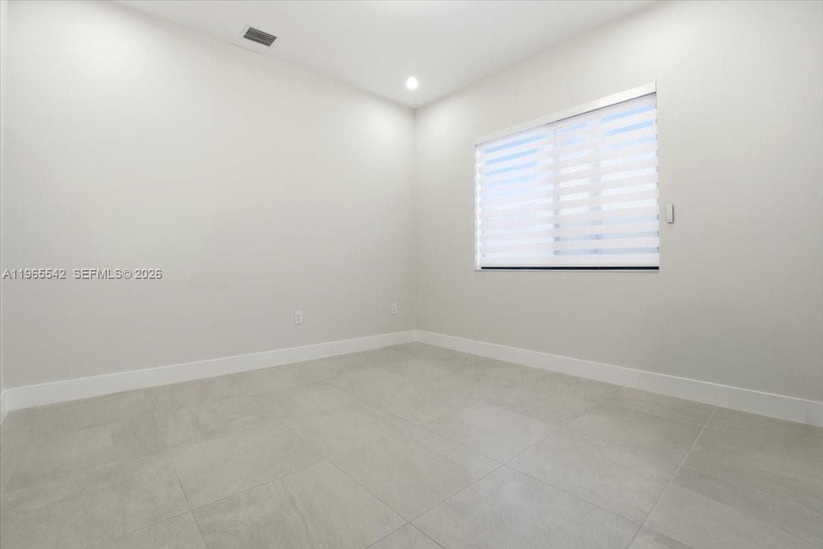 8096 NW 48th Ter, Doral FL 33166 — 17