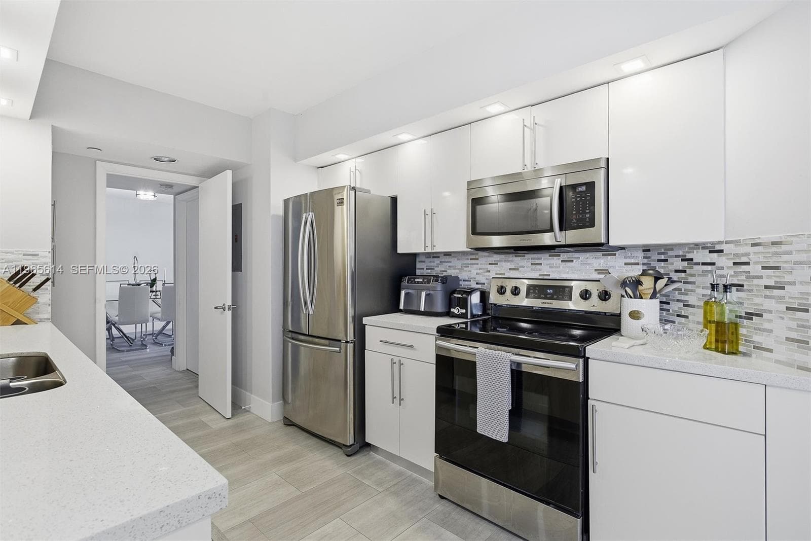 16485 Collins Ave # 1034, Sunny Isles Beach FL 33160 — 18