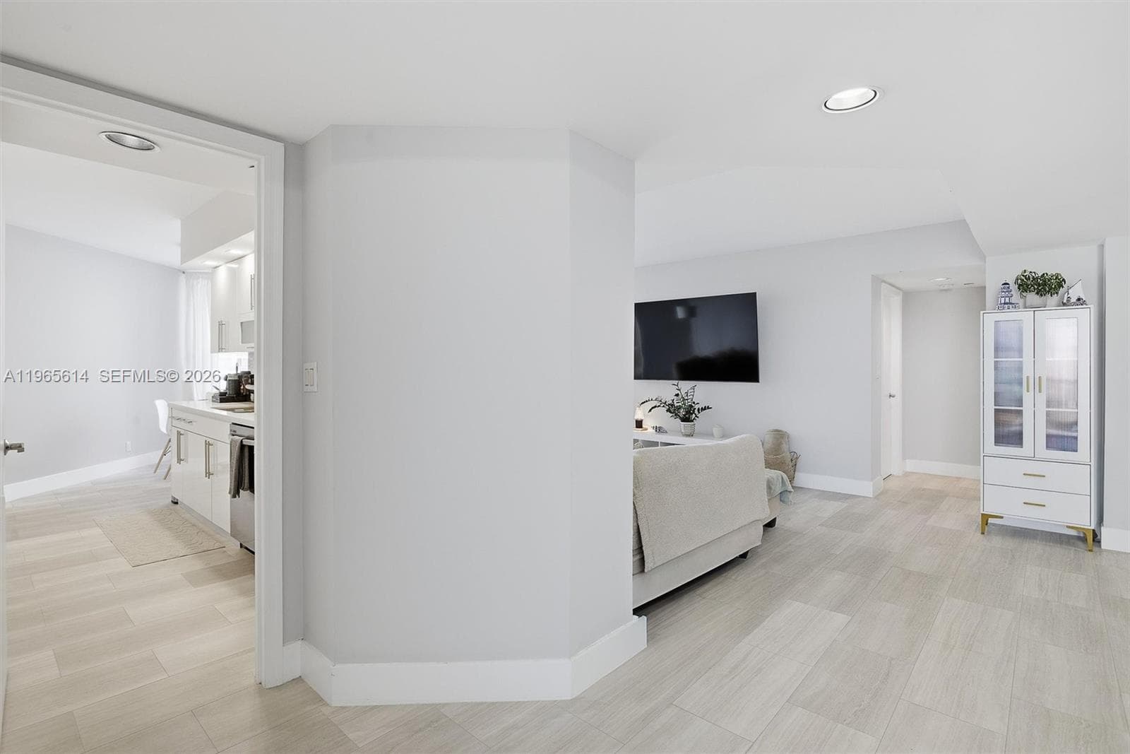 16485 Collins Ave # 1034, Sunny Isles Beach FL 33160 — 21