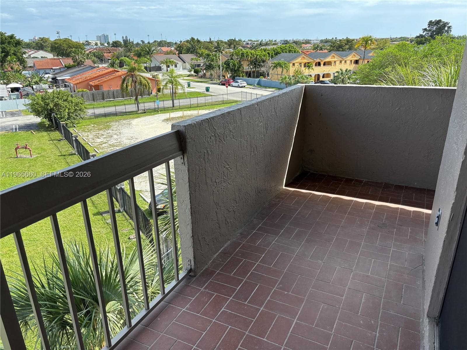 1121 SW 122 AV # 414, Miami FL 33184 — 9
