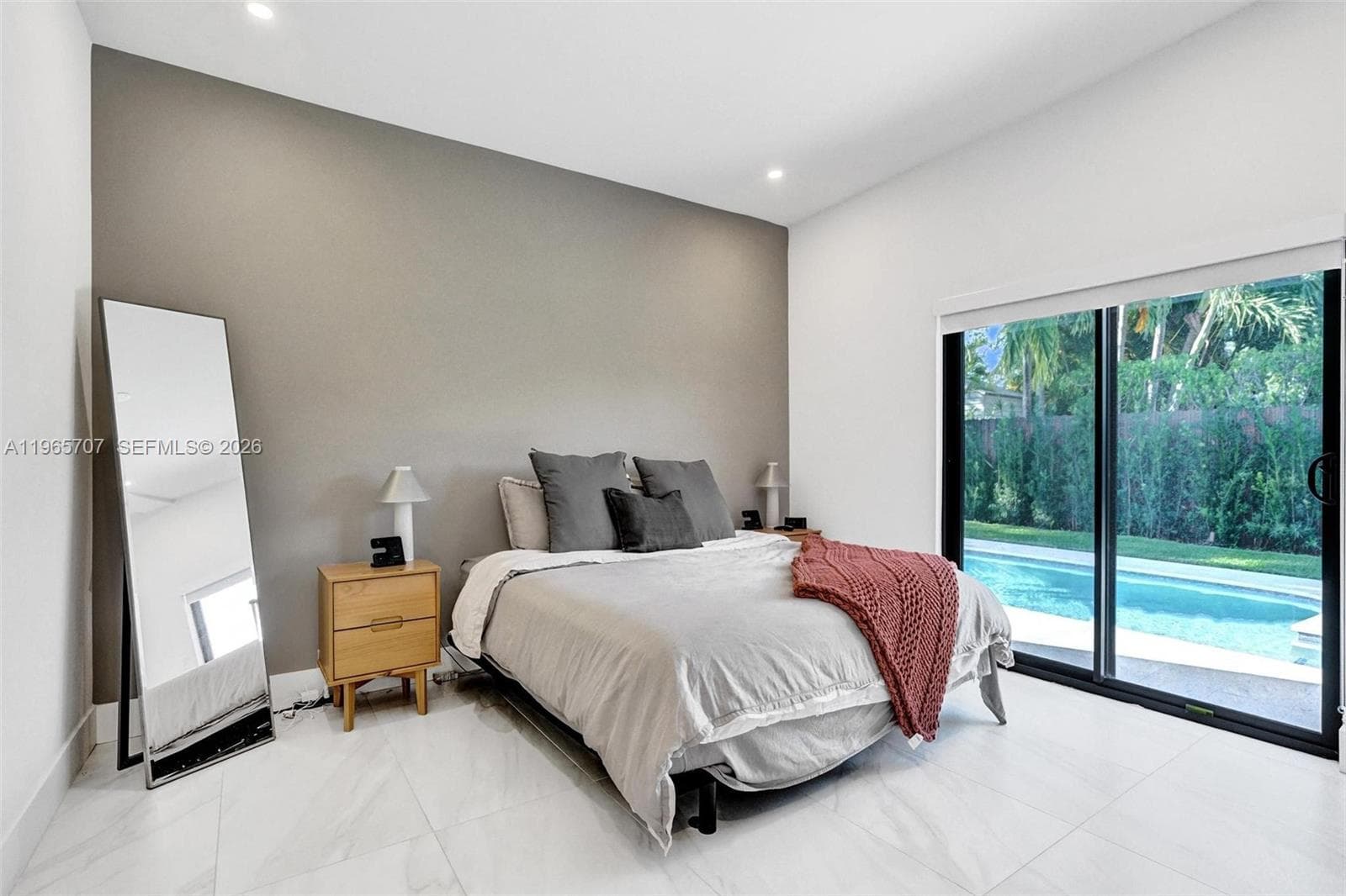1941 NE 186th Dr, North Miami Beach FL 33179 — 32