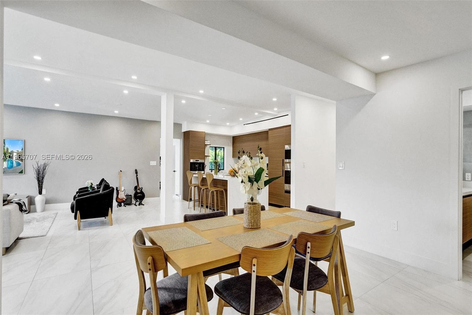 1941 NE 186th Dr, North Miami Beach FL 33179 — 19