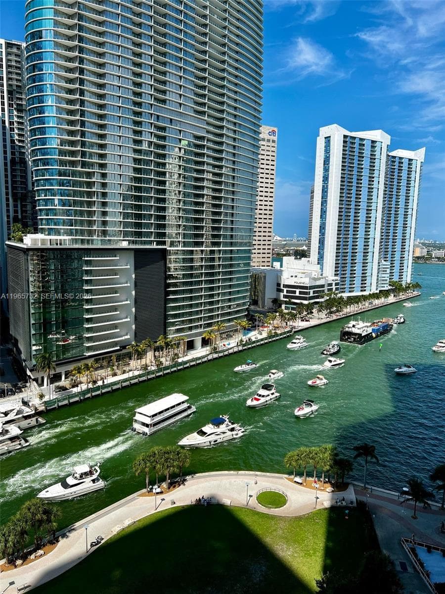 475 Brickell Ave # 1715, Miami FL 33131 — 17