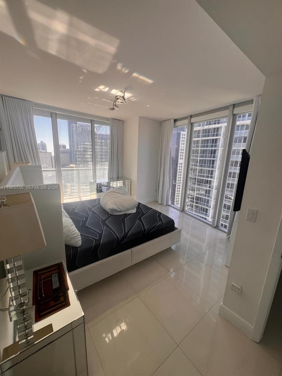 475 Brickell Ave # 3613, Miami FL 33131 — 22