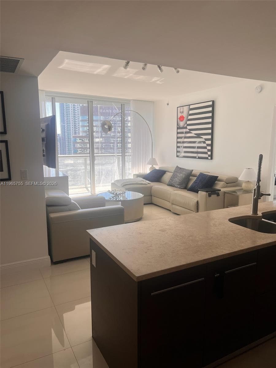 475 Brickell Ave # 3613, Miami FL 33131 — 5