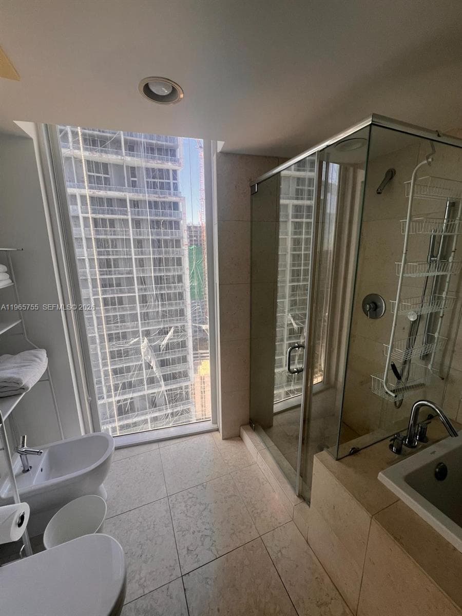 475 Brickell Ave # 3613, Miami FL 33131 — 25