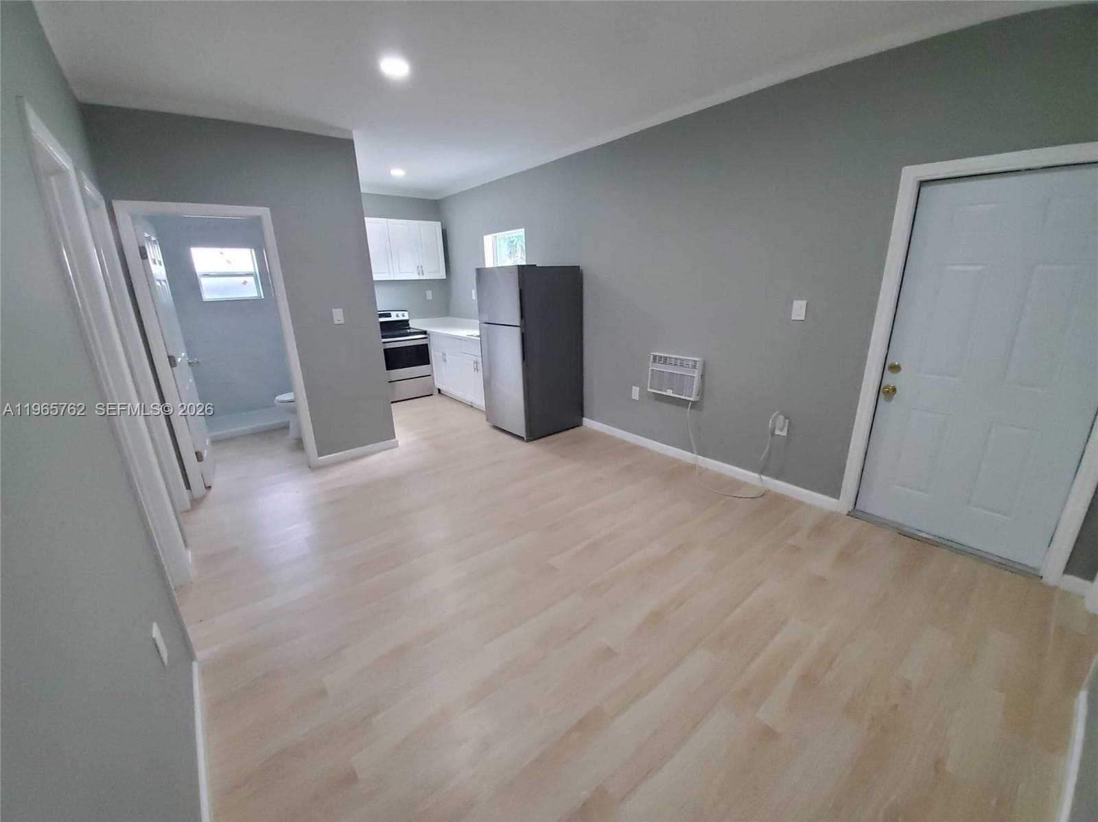 2425 NW 28th St, Miami FL 33142 — 16