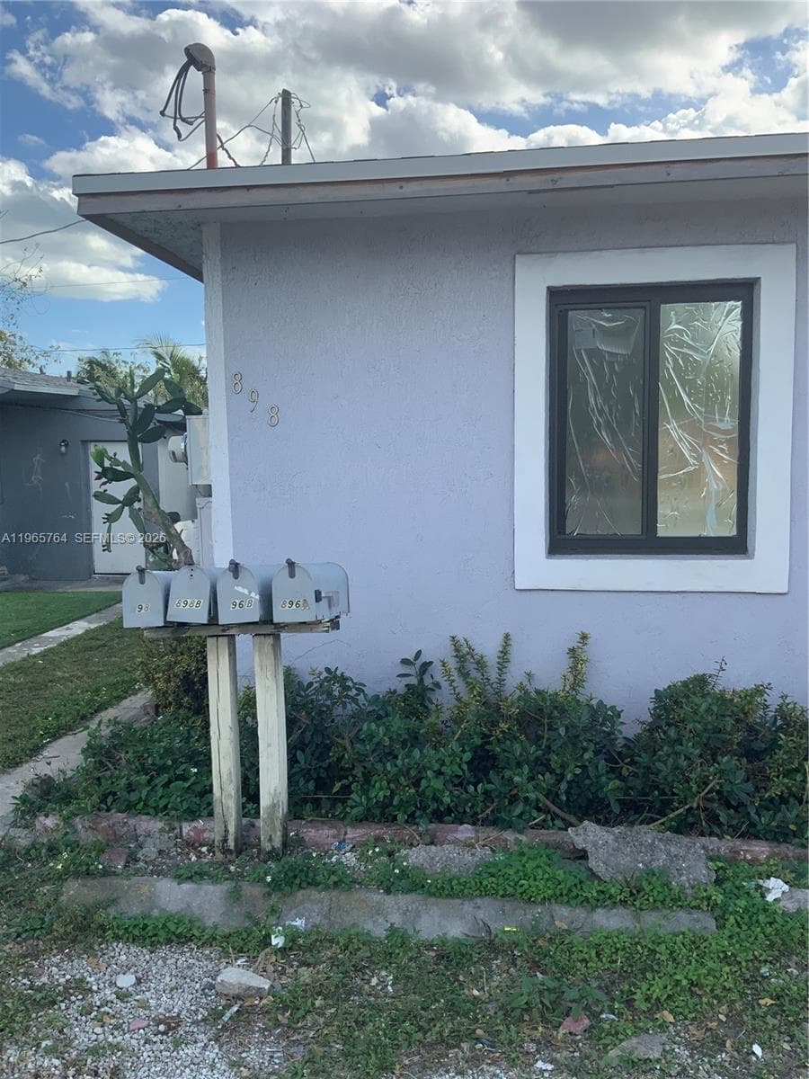 896 NW 103rd St, Miami FL 33150 — 6