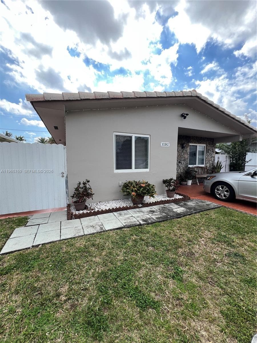 10382 SW 25th St, Miami FL 33165 — 2