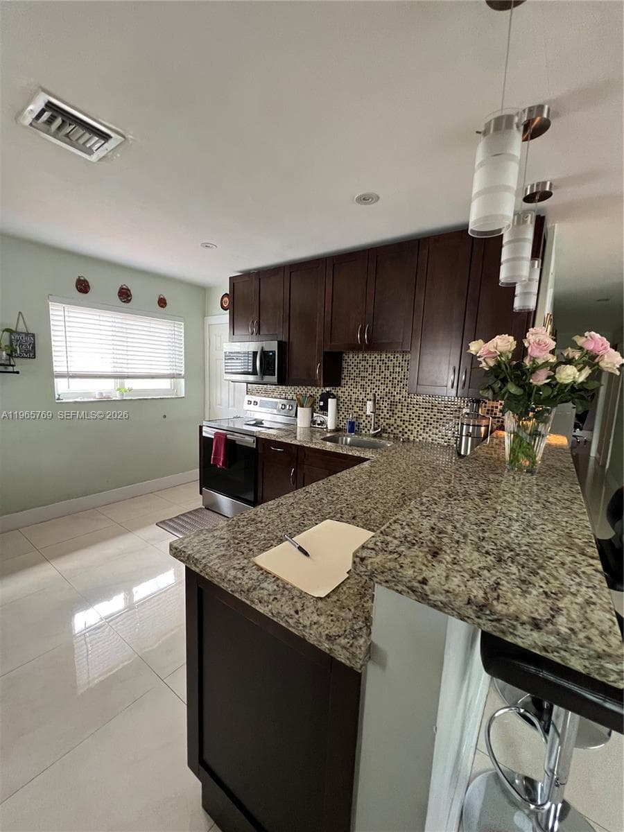 10382 SW 25th St, Miami FL 33165 — 6