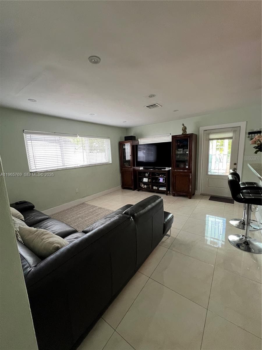 10382 SW 25th St, Miami FL 33165 — 4