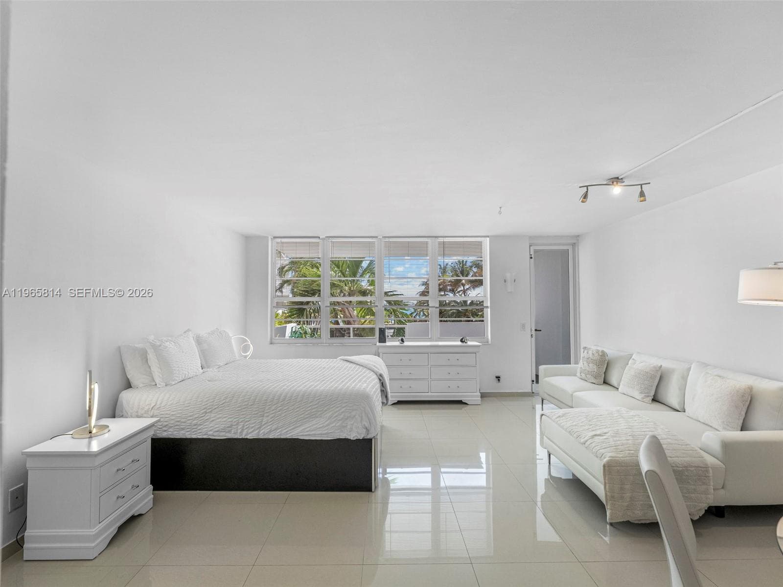 100 Lincoln Rd # 417, Miami Beach FL 33139 — 2