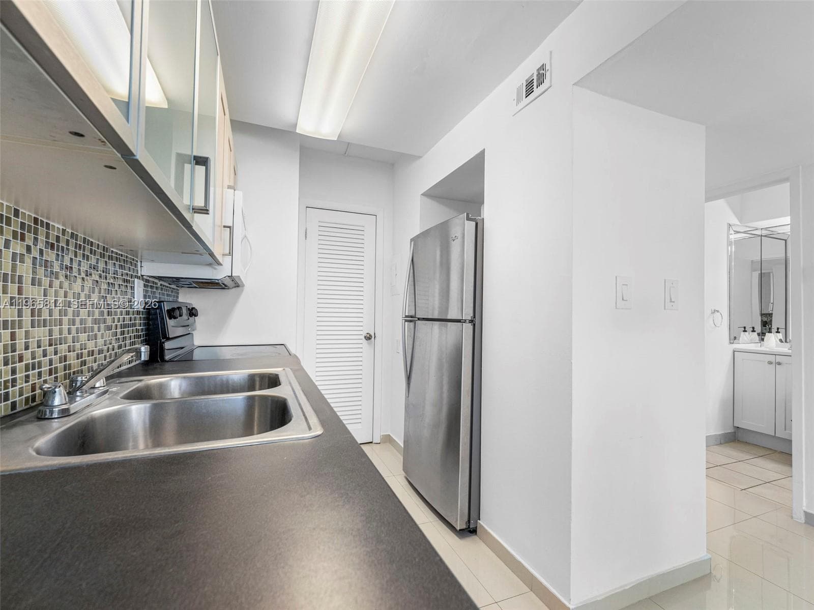100 Lincoln Rd # 417, Miami Beach FL 33139 — 12