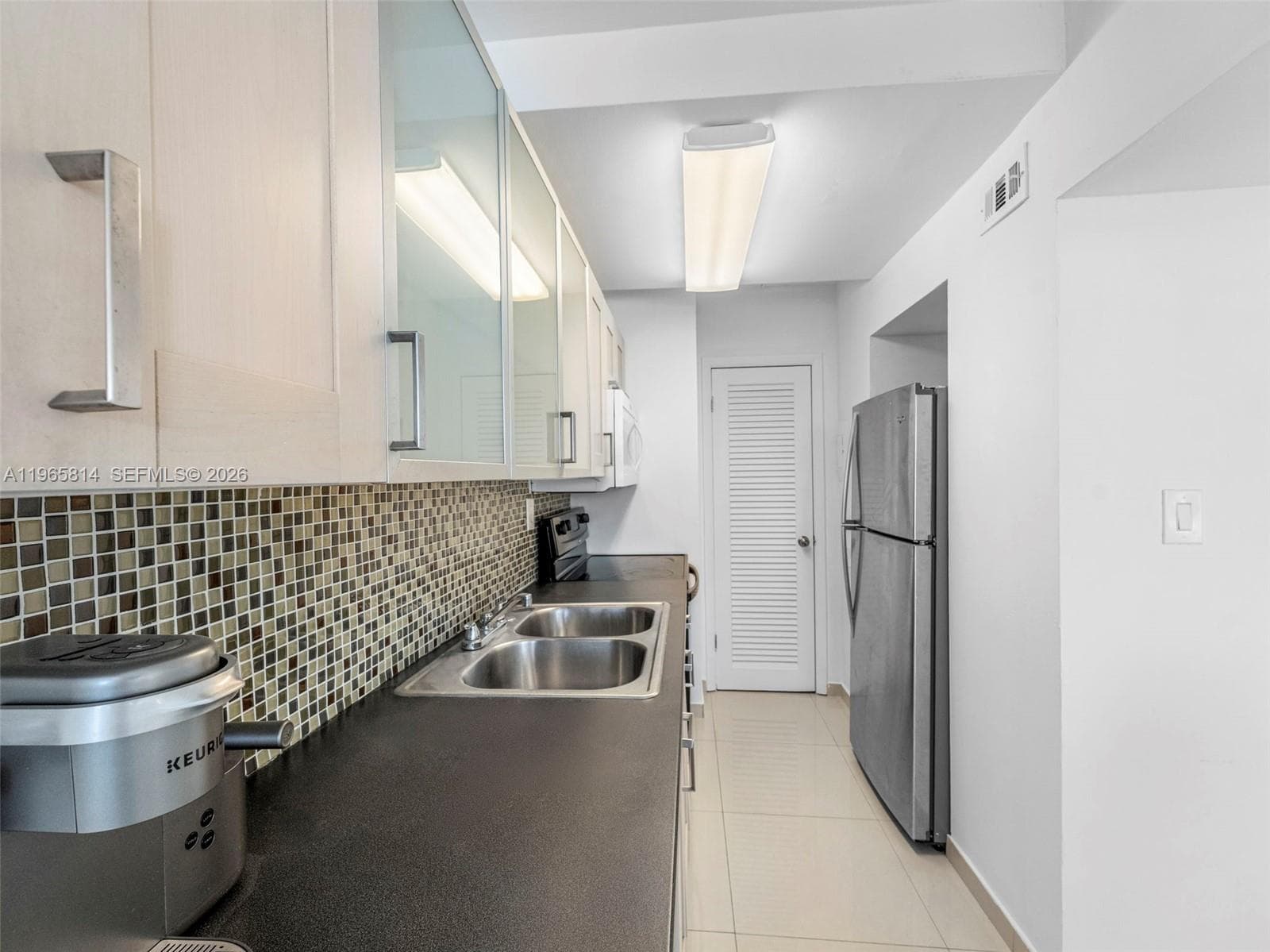 100 Lincoln Rd # 417, Miami Beach FL 33139 — 11