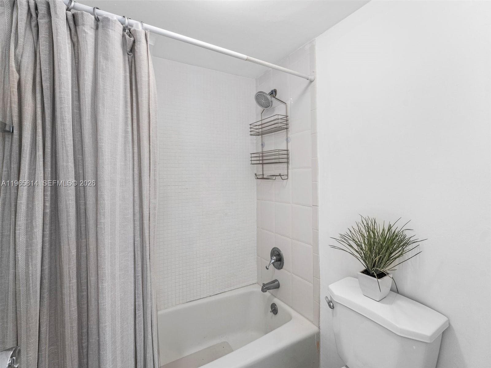 100 Lincoln Rd # 417, Miami Beach FL 33139 — 19