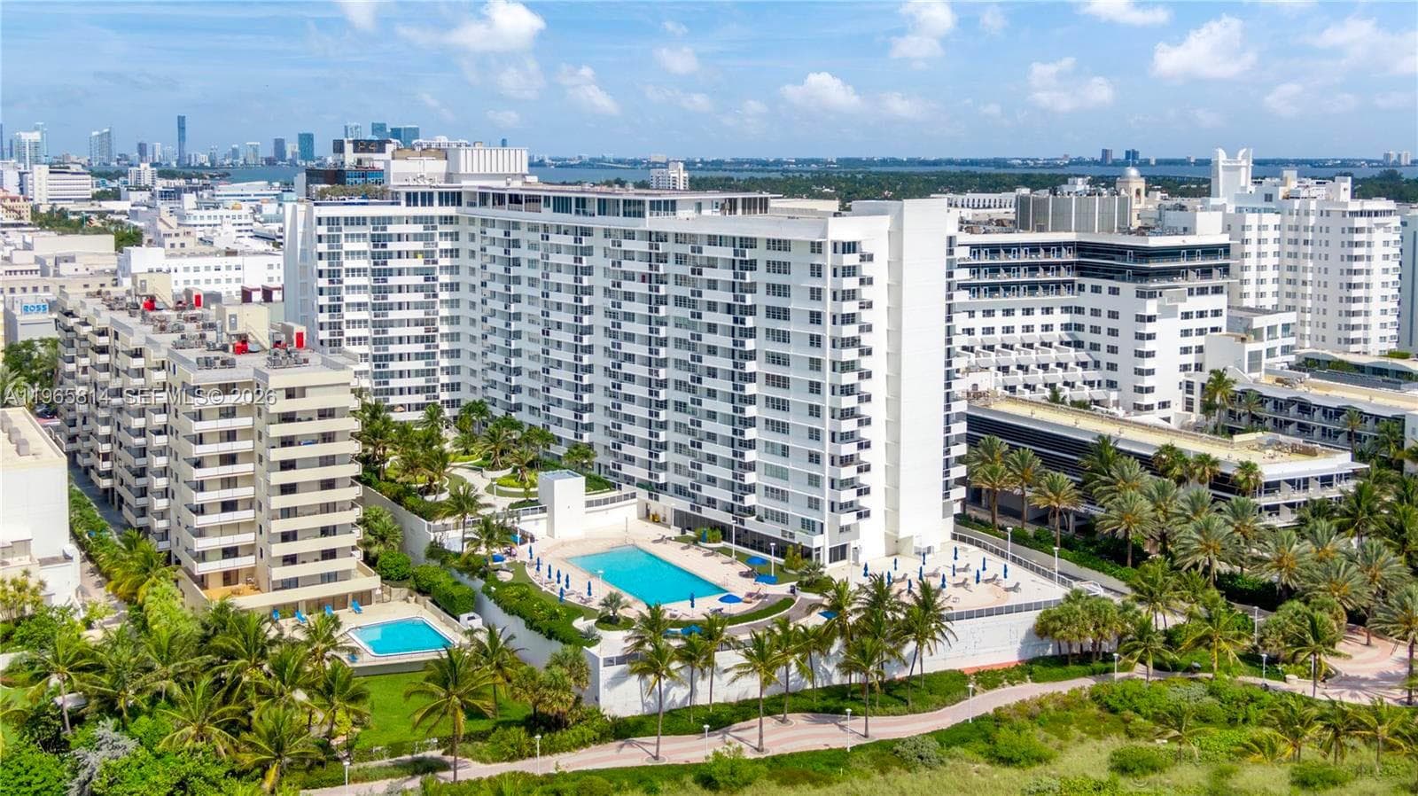 100 Lincoln Rd # 417, Miami Beach FL 33139 — 25