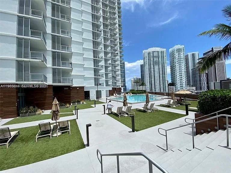 350 S Miami Ave # 2114, Miami FL 33130 — 26