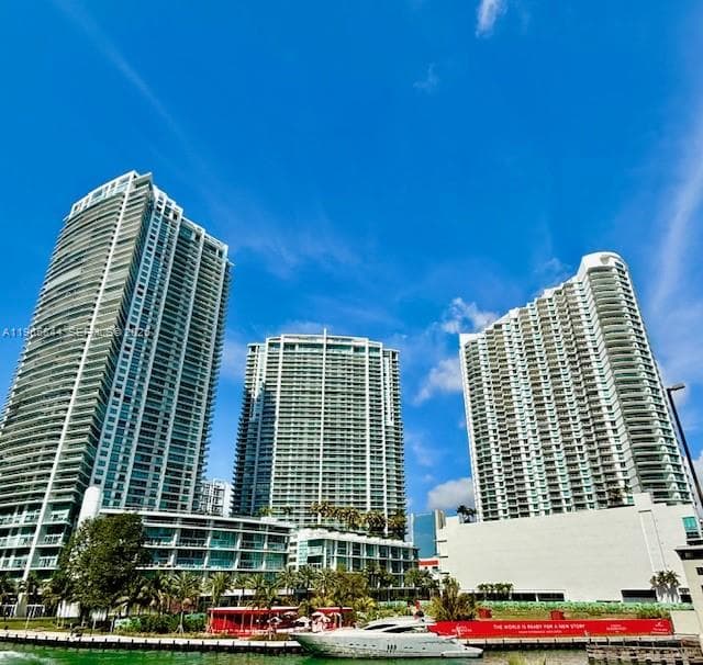350 S Miami Ave # 2114, Miami FL 33130 — 32