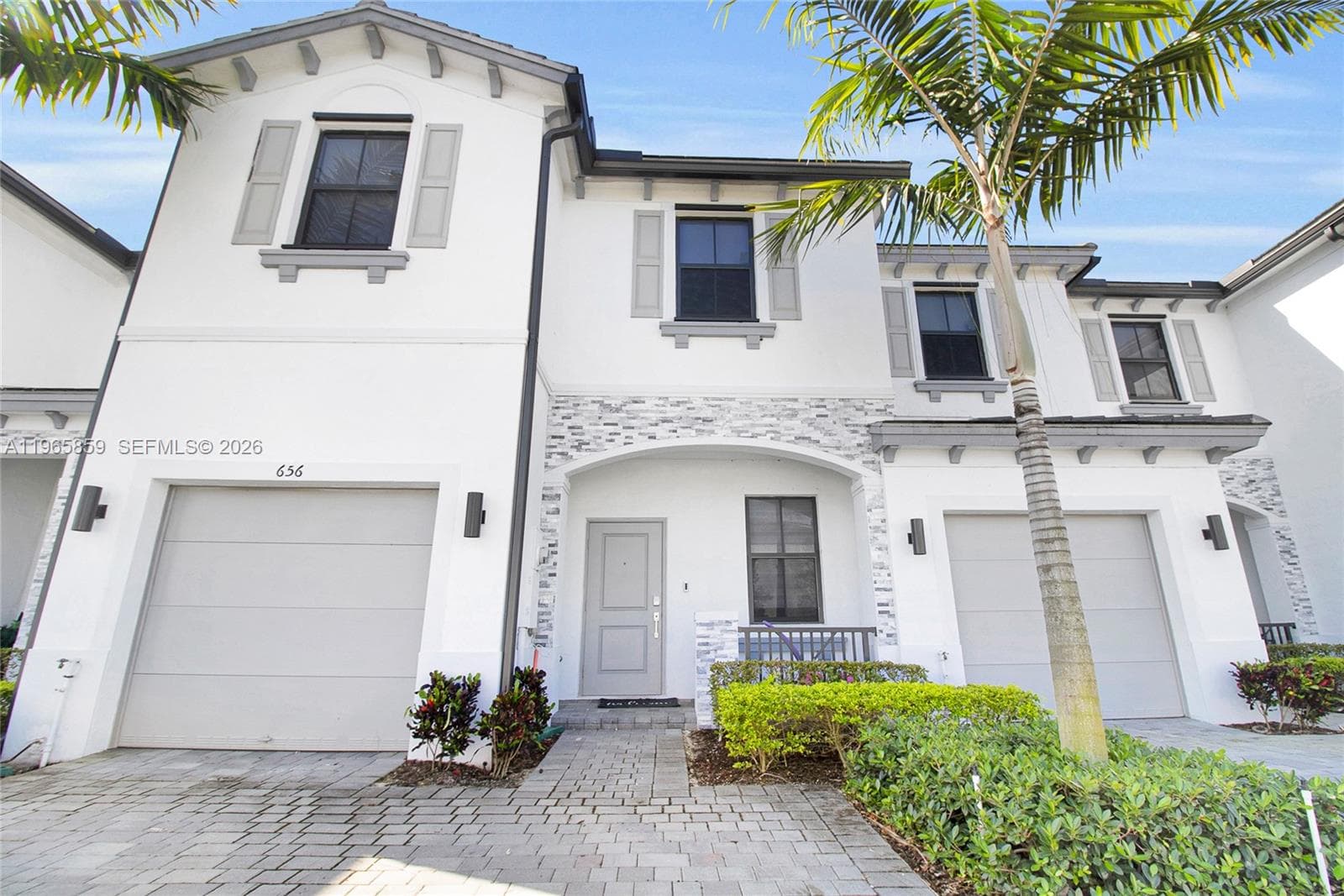 656 NW 203rd Ter, Miami Gardens FL 33169 — 2