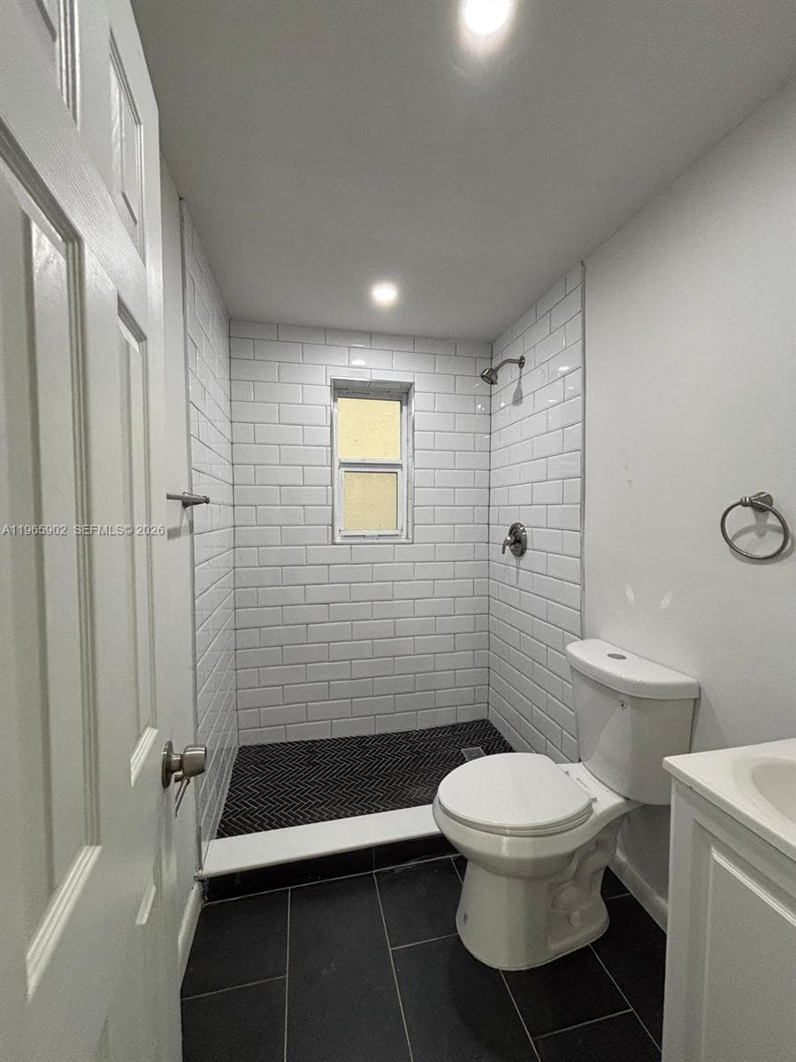 200 NW 13th St # 5, Miami FL 33136 — 6