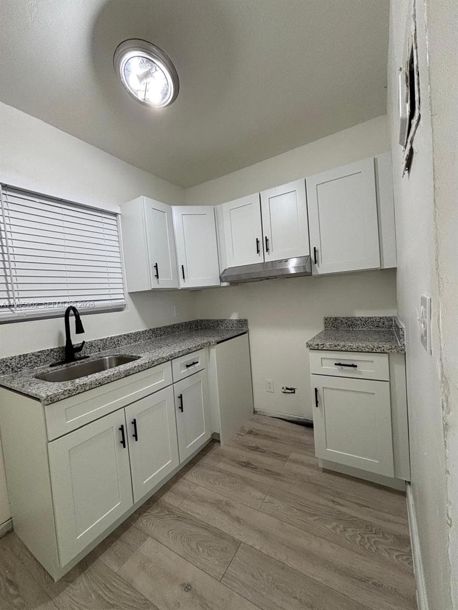 200 NW 13th St # 5, Miami FL 33136 — 1
