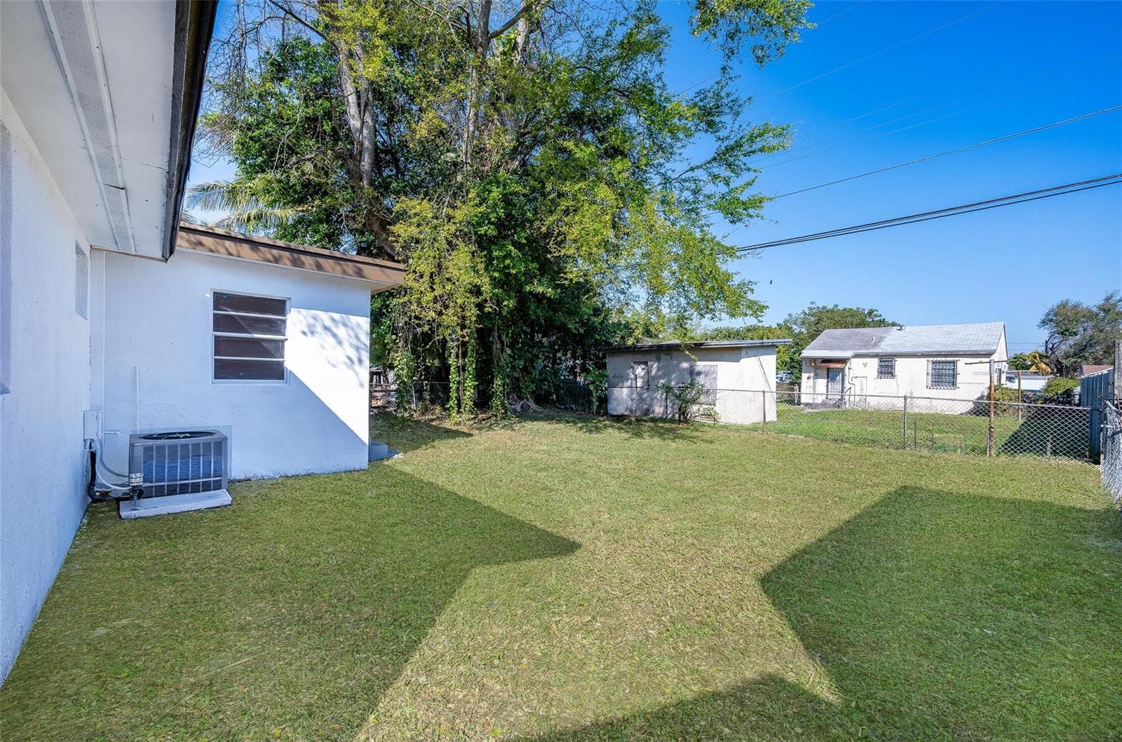 1161 NW 105th Terrace, Miami FL 33150 — 25