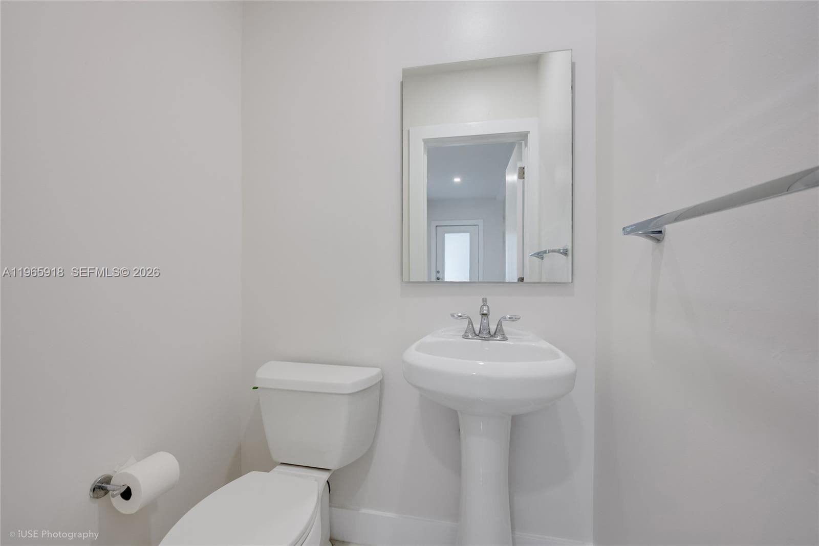 52 Camden Dr, Bal Harbour FL 33154 — 17