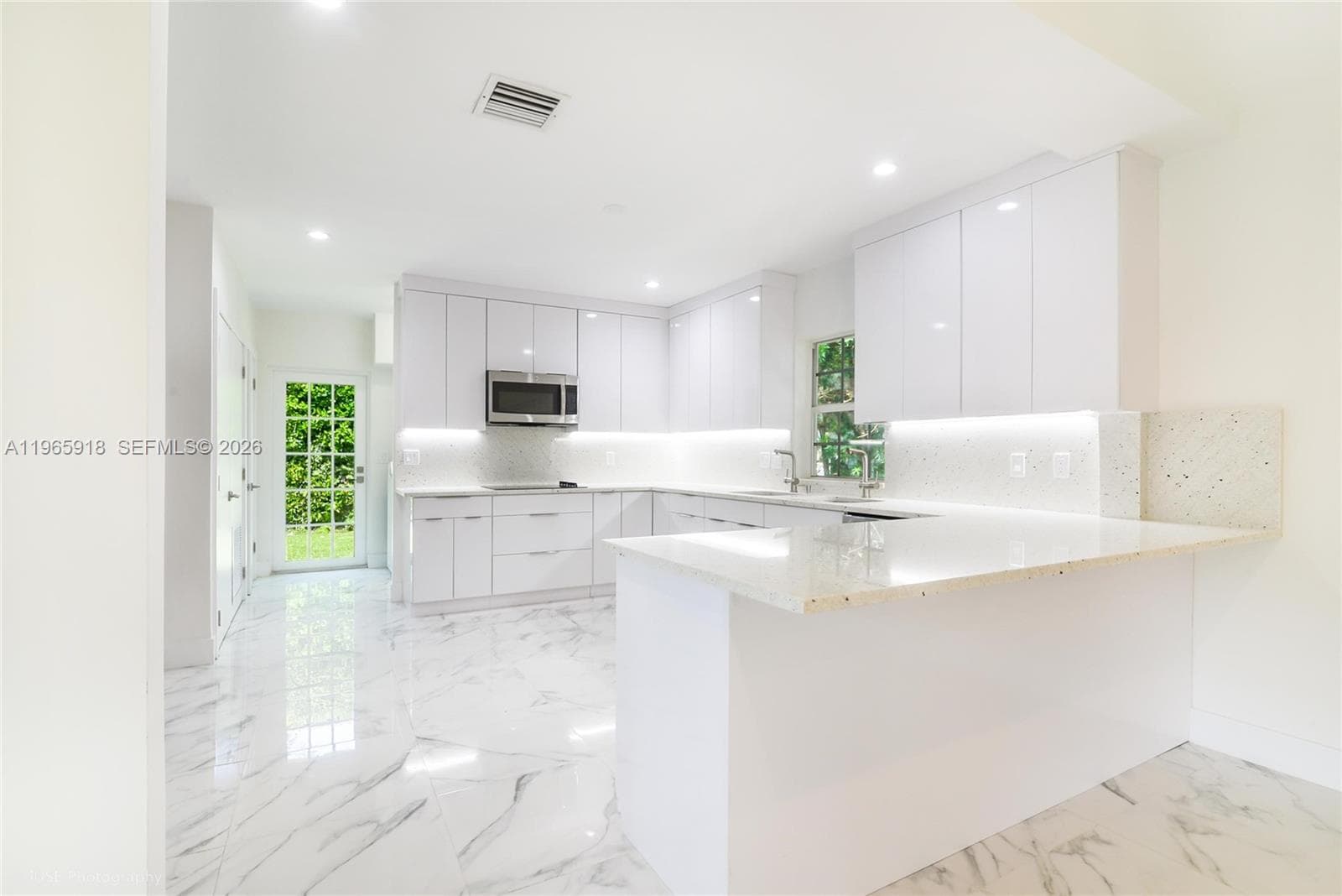 52 Camden Dr, Bal Harbour FL 33154 — 14