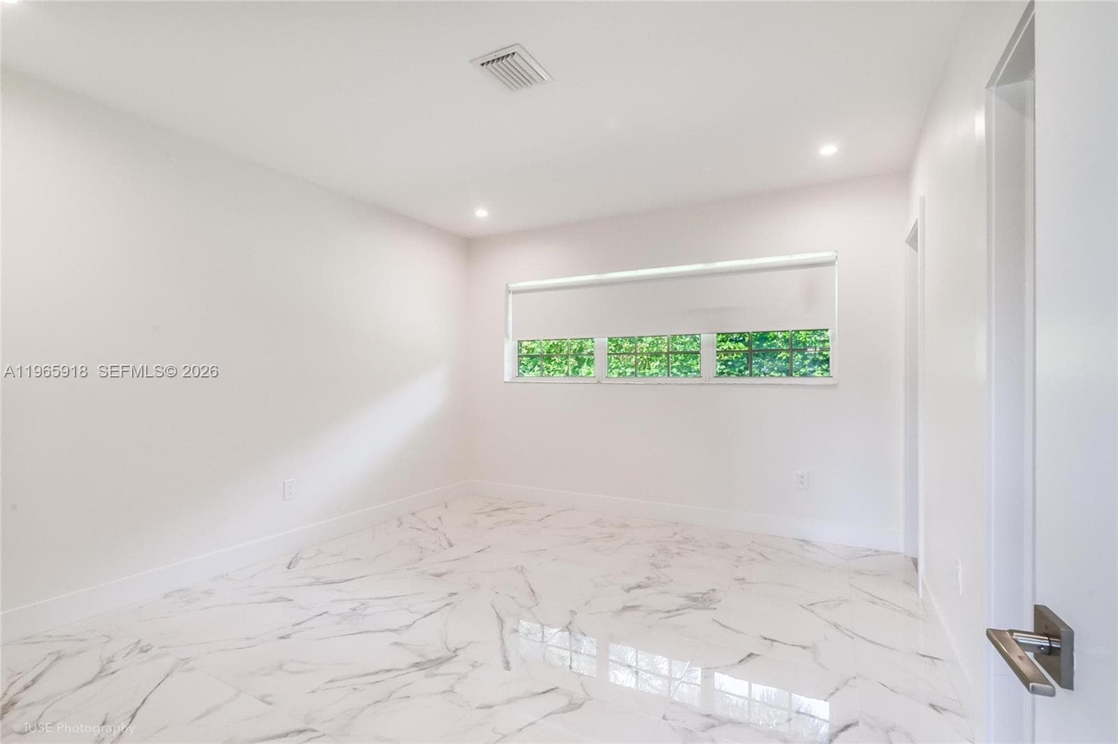 52 Camden Dr, Bal Harbour FL 33154 — 18