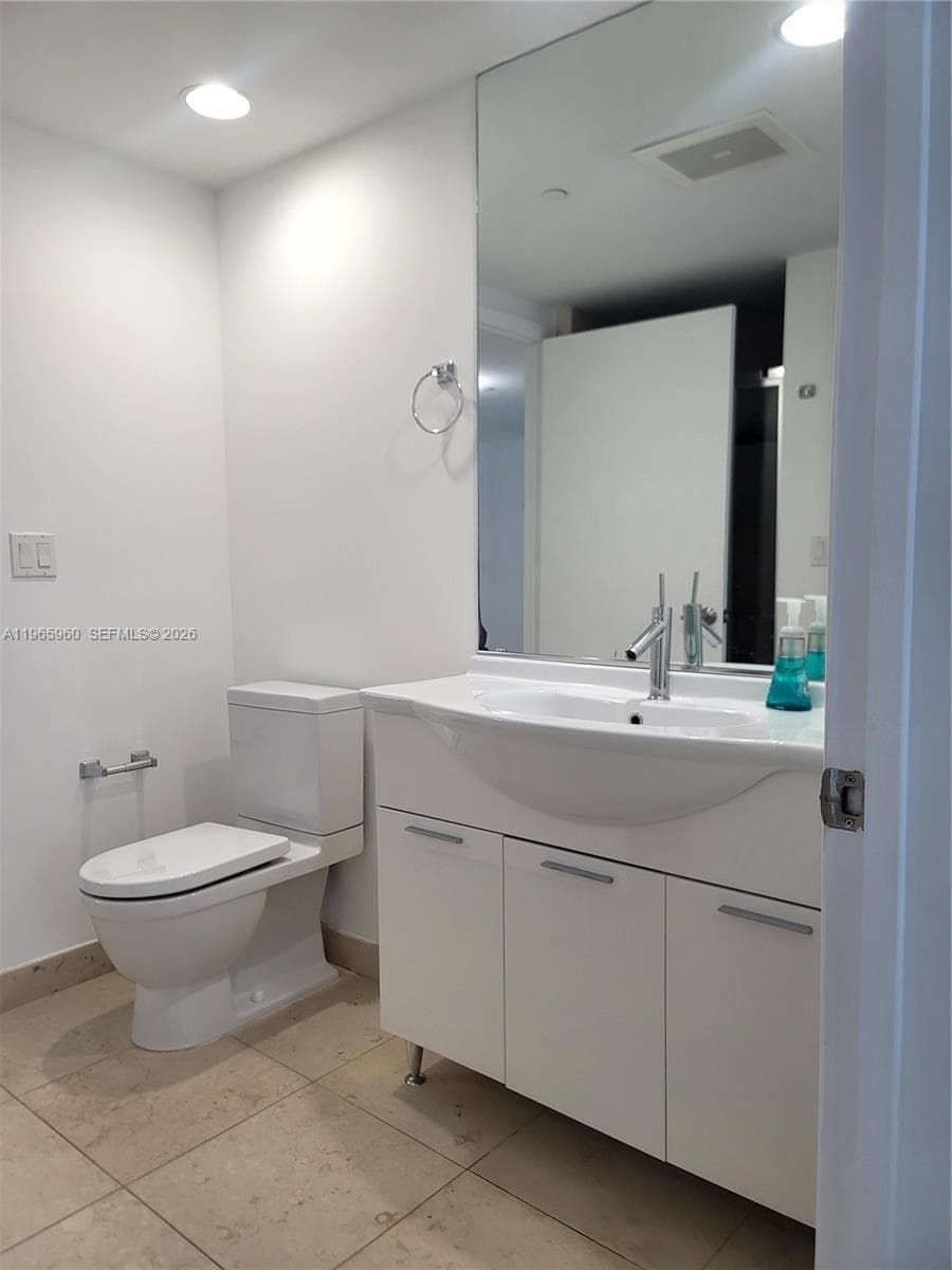 475 Brickell Ave # 3709, Miami FL 33131 — 12