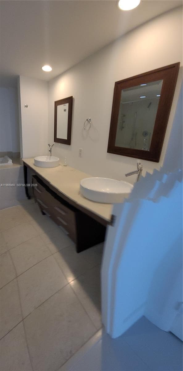 475 Brickell Ave # 3709, Miami FL 33131 — 3