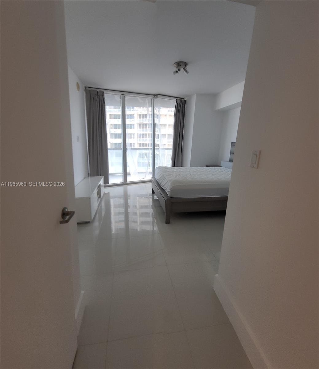 475 Brickell Ave # 3709, Miami FL 33131 — 5