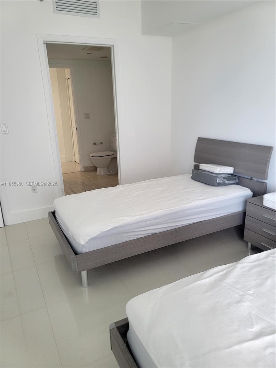 475 Brickell Ave # 3709, Miami FL 33131 — 11