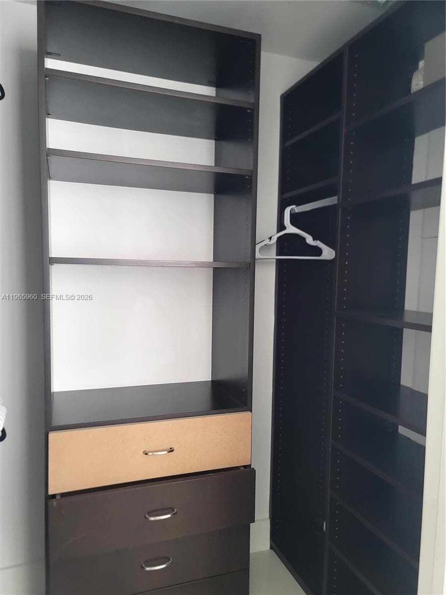 475 Brickell Ave # 3709, Miami FL 33131 — 21