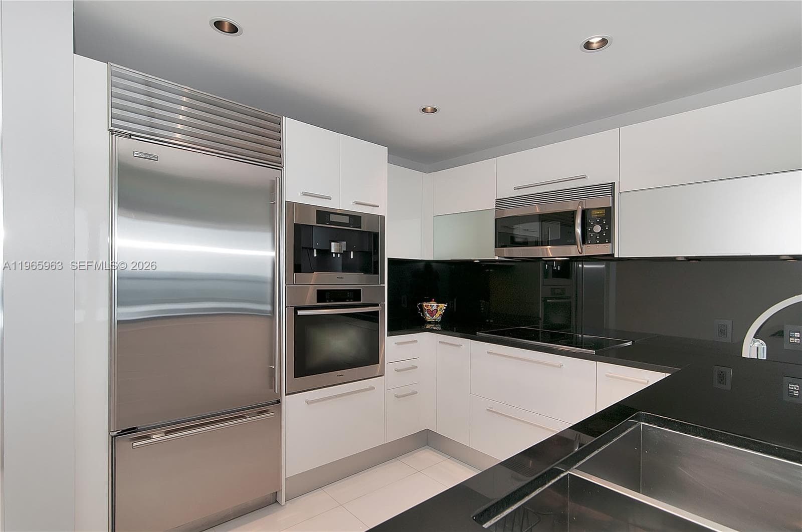 17121 Collins Ave # 1707, Sunny Isles Beach FL 33160 — 17