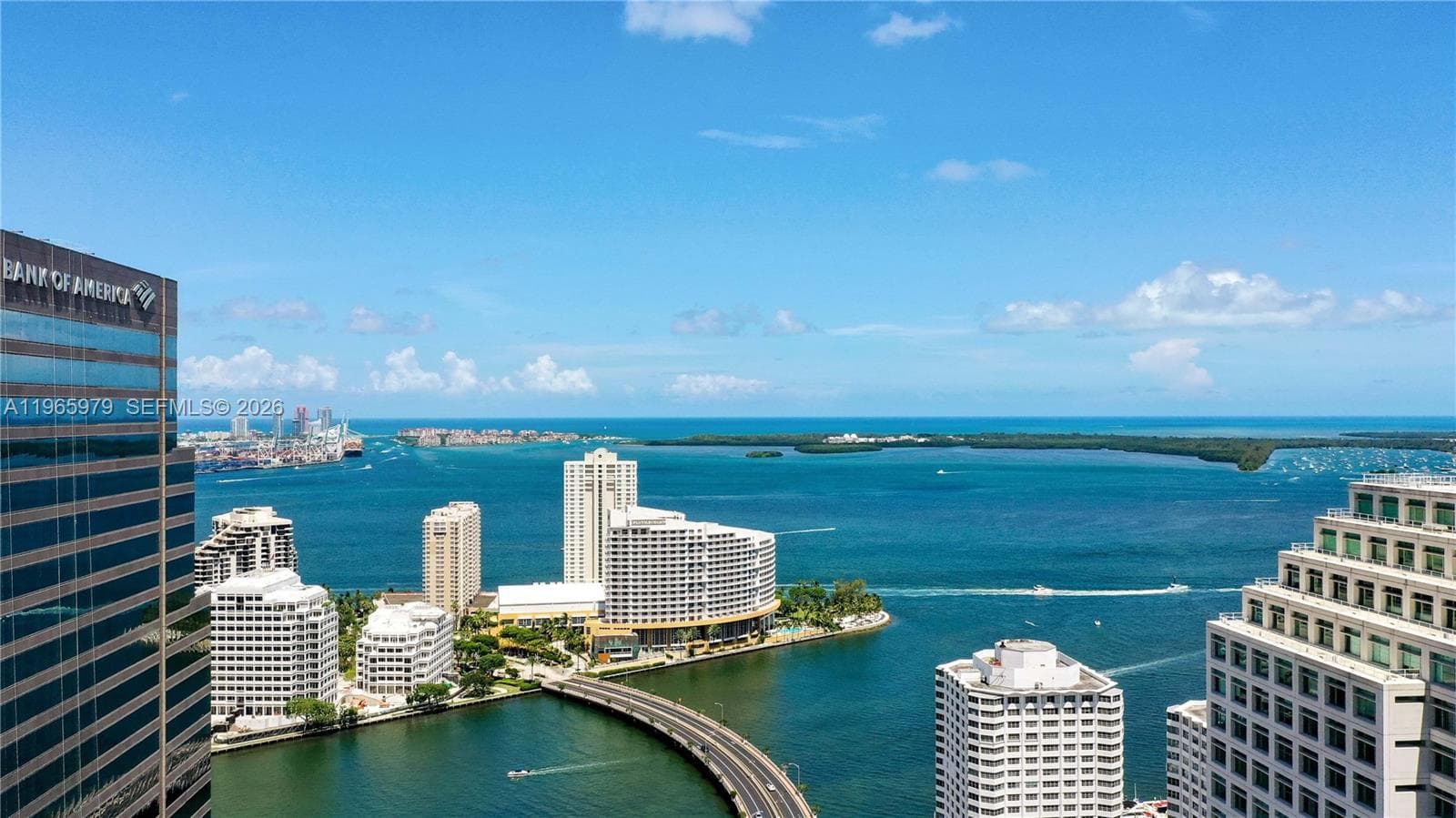 68 SE 6th St # 1201, Miami FL 33131 — 33