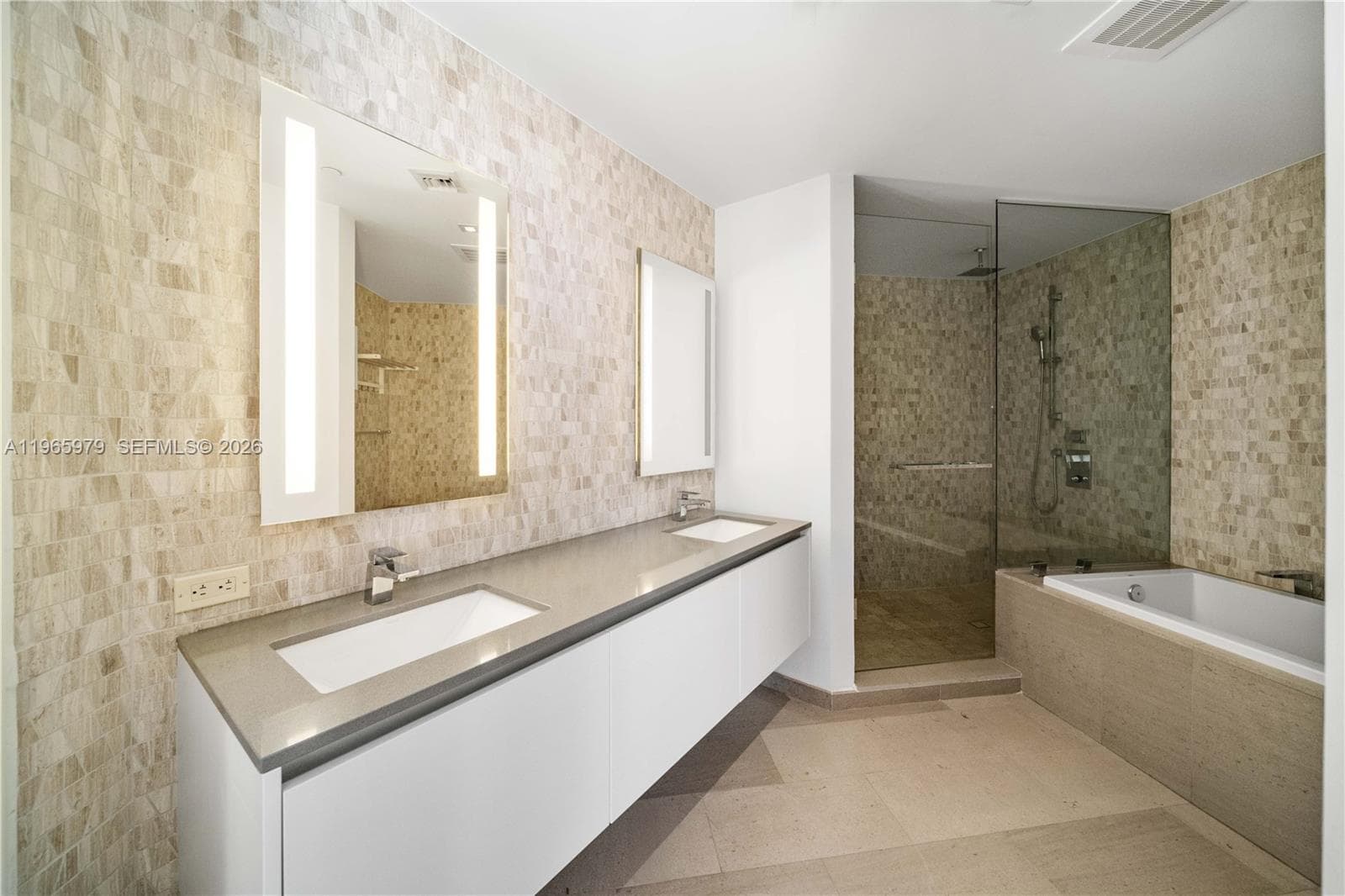 68 SE 6th St # 1201, Miami FL 33131 — 15