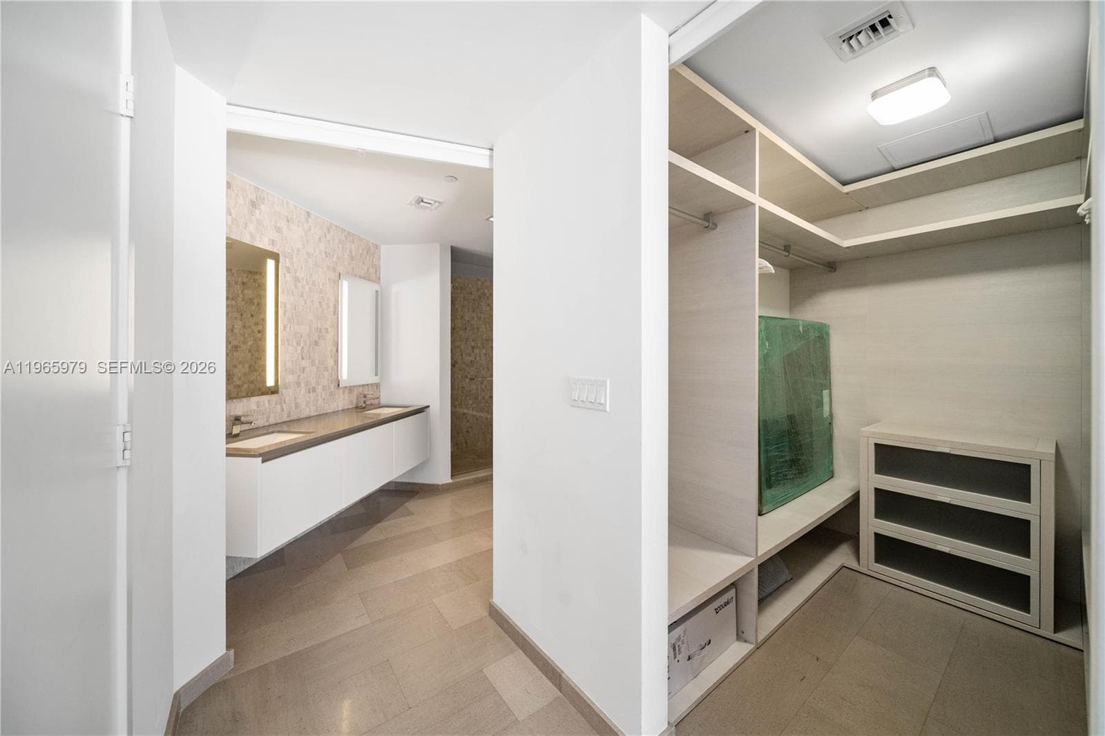 68 SE 6th St # 1201, Miami FL 33131 — 19