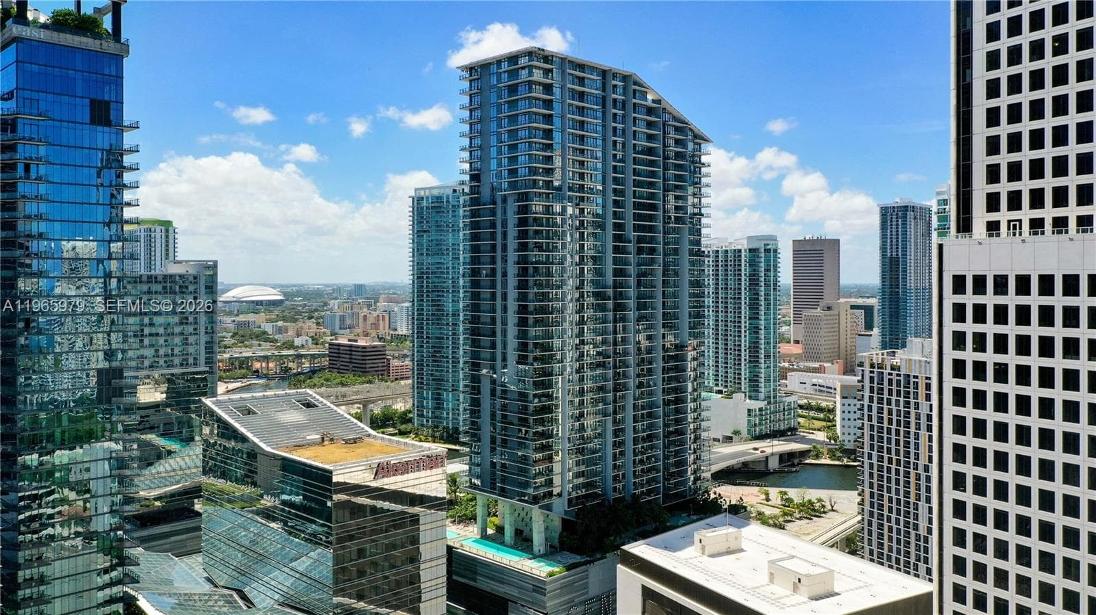 68 SE 6th St # 1201, Miami FL 33131 — 35