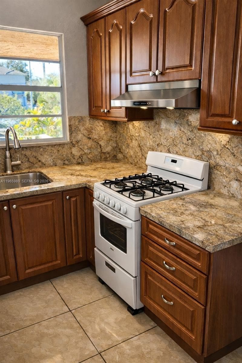 6850 W 14th Ct # 08A, Hialeah FL 33014 — 1