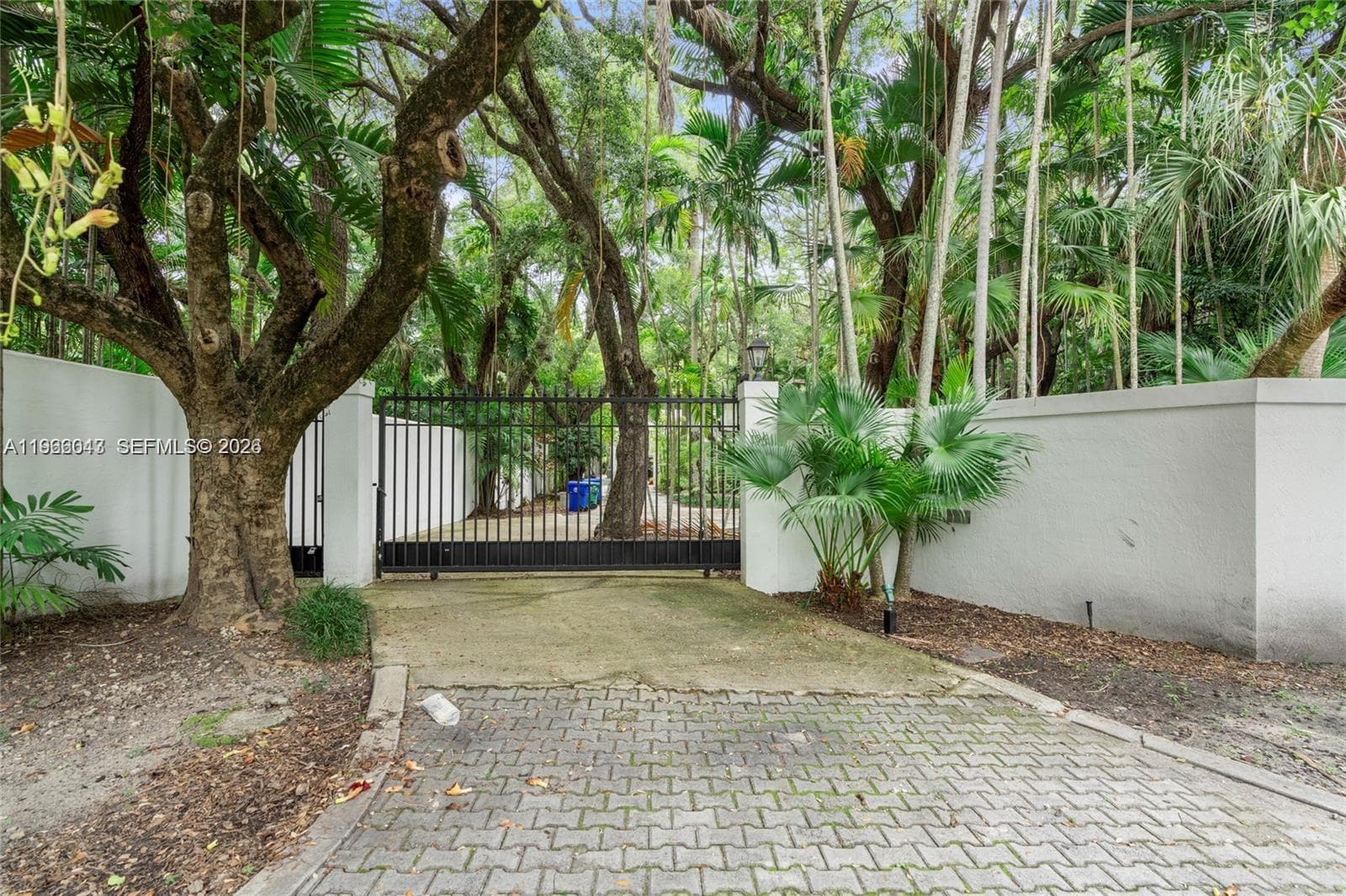 1951 Secoffee St, Miami FL 33133 — 26