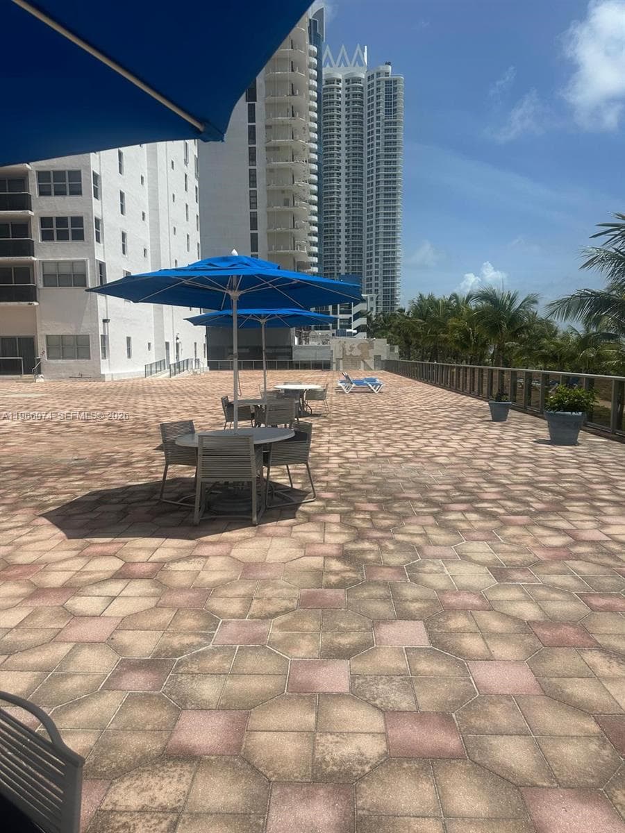 6039 Collins Ave # 1625, Miami Beach FL 33140 — 27