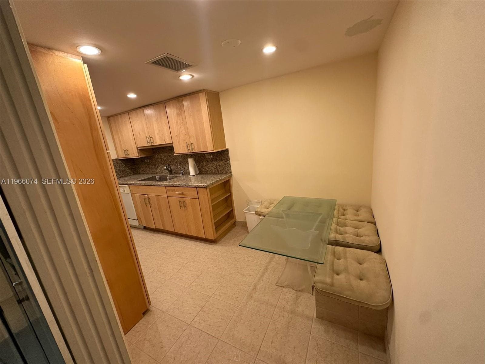 6039 Collins Ave # 1625, Miami Beach FL 33140 — 16