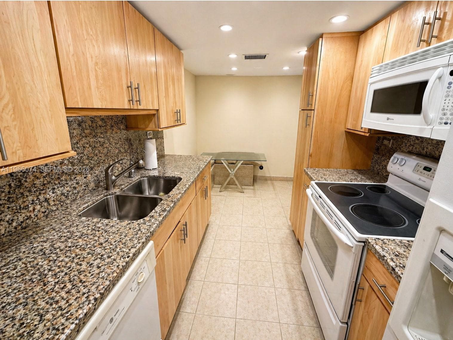 6039 Collins Ave # 1625, Miami Beach FL 33140 — 15