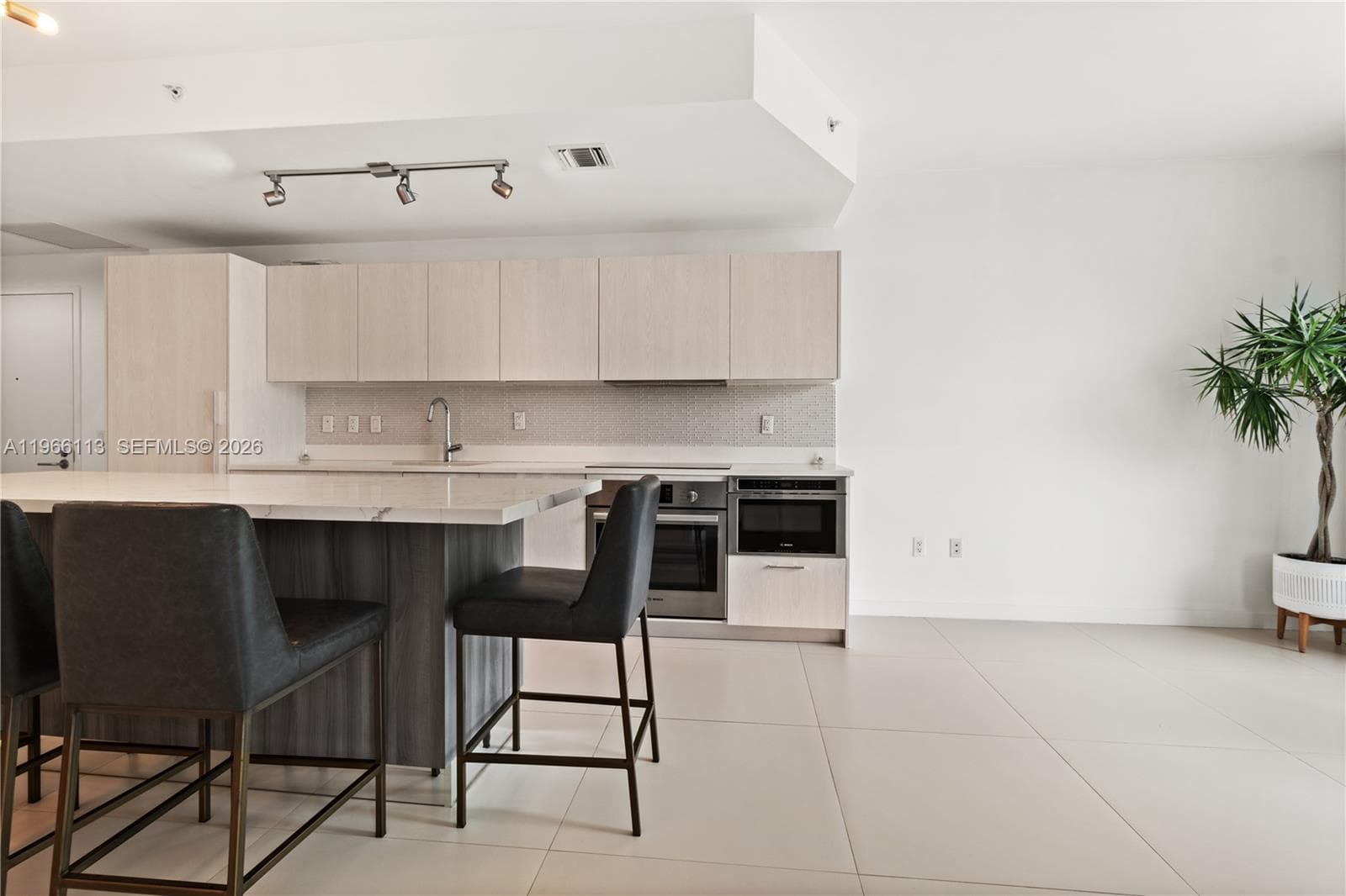 Paraiso Bayviews, Miami, FL — 1