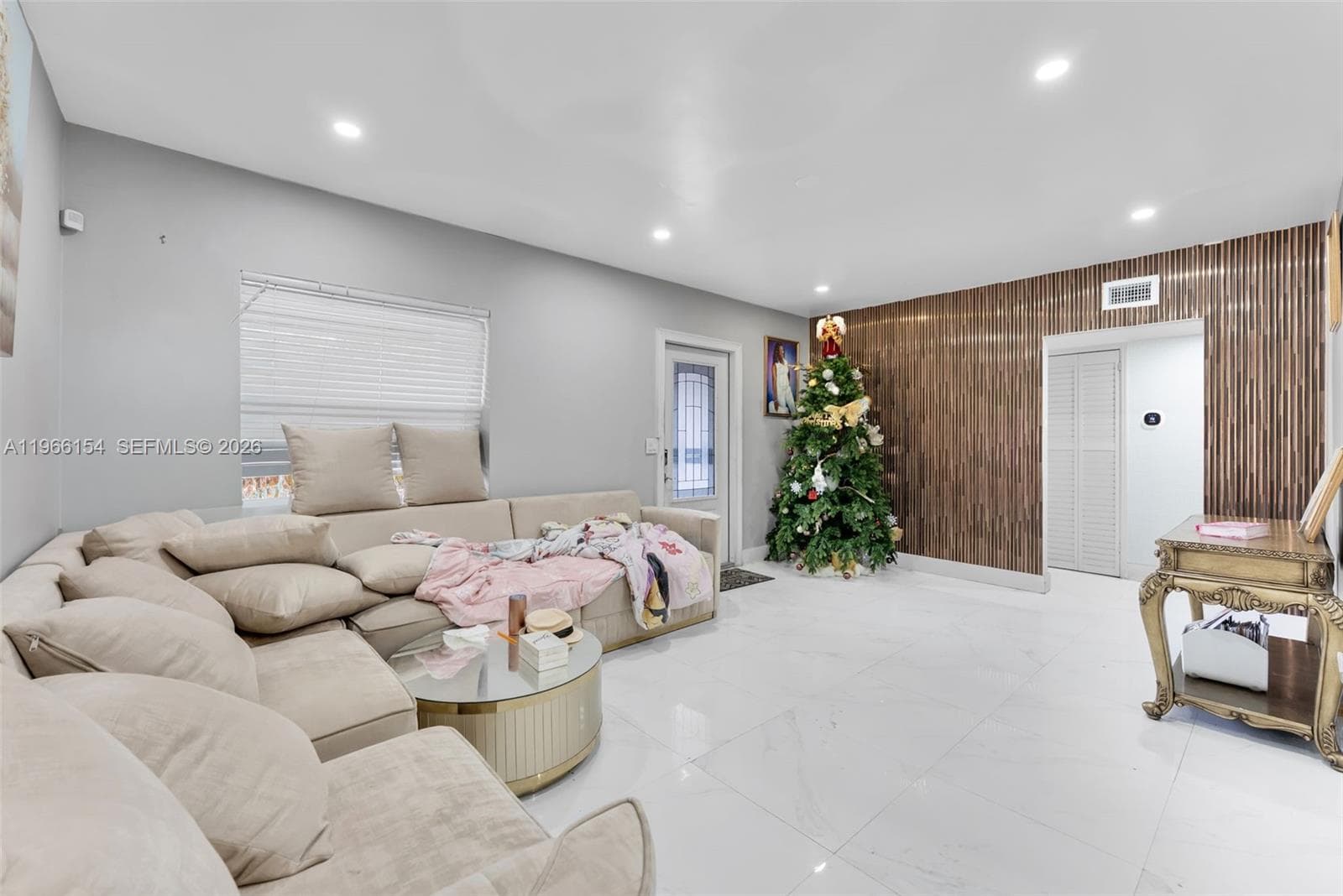 860 NE 142nd St, North Miami FL 33161 — 6